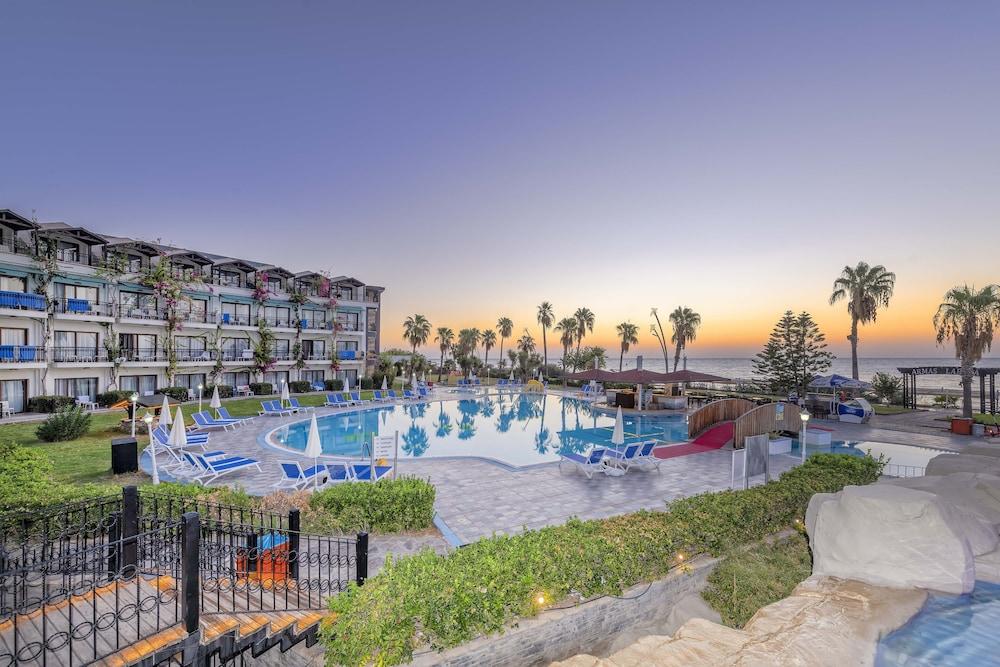 Labada Beach Hotel Camyuva Exterior photo